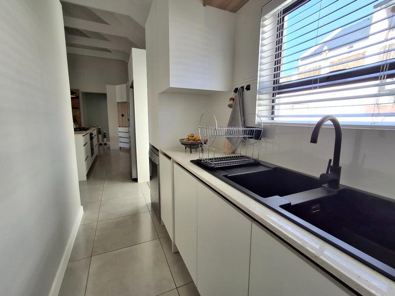 4 Bedroom Property for Sale in Da Gama Bay Western Cape